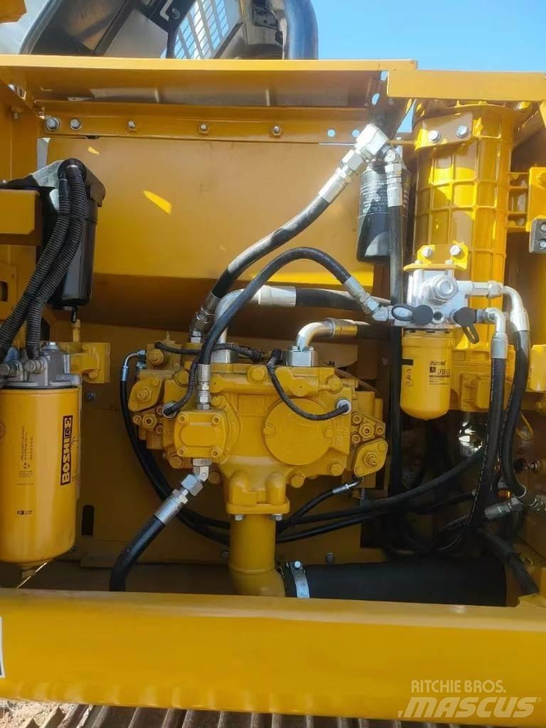 CAT 320D2L Rupsgraafmachines