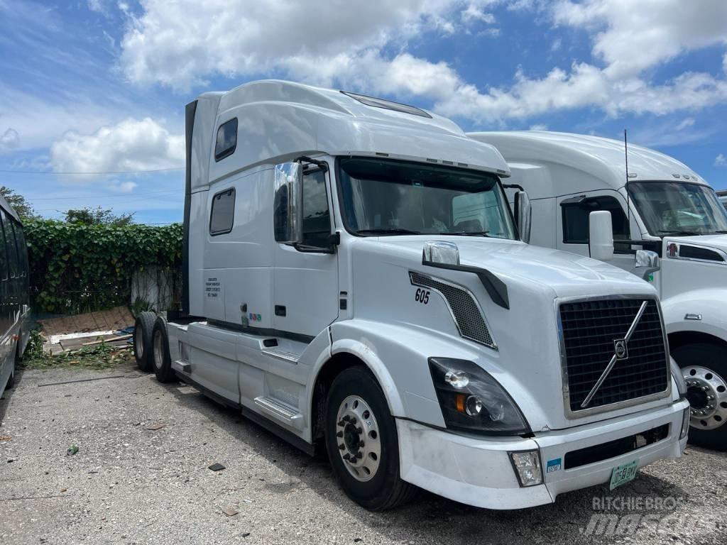 Volvo VNL 780 Trekkers
