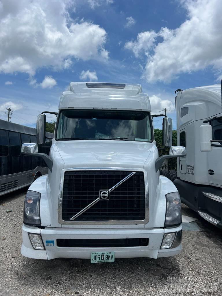 Volvo VNL 780 Trekkers