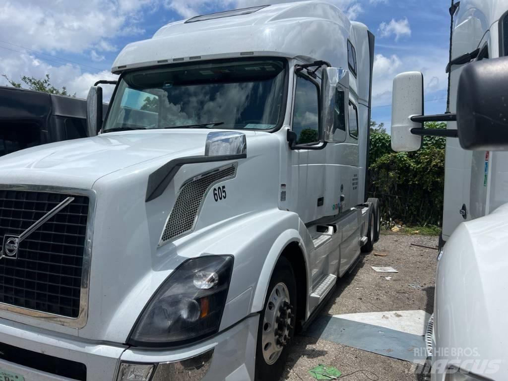 Volvo VNL 780 Trekkers