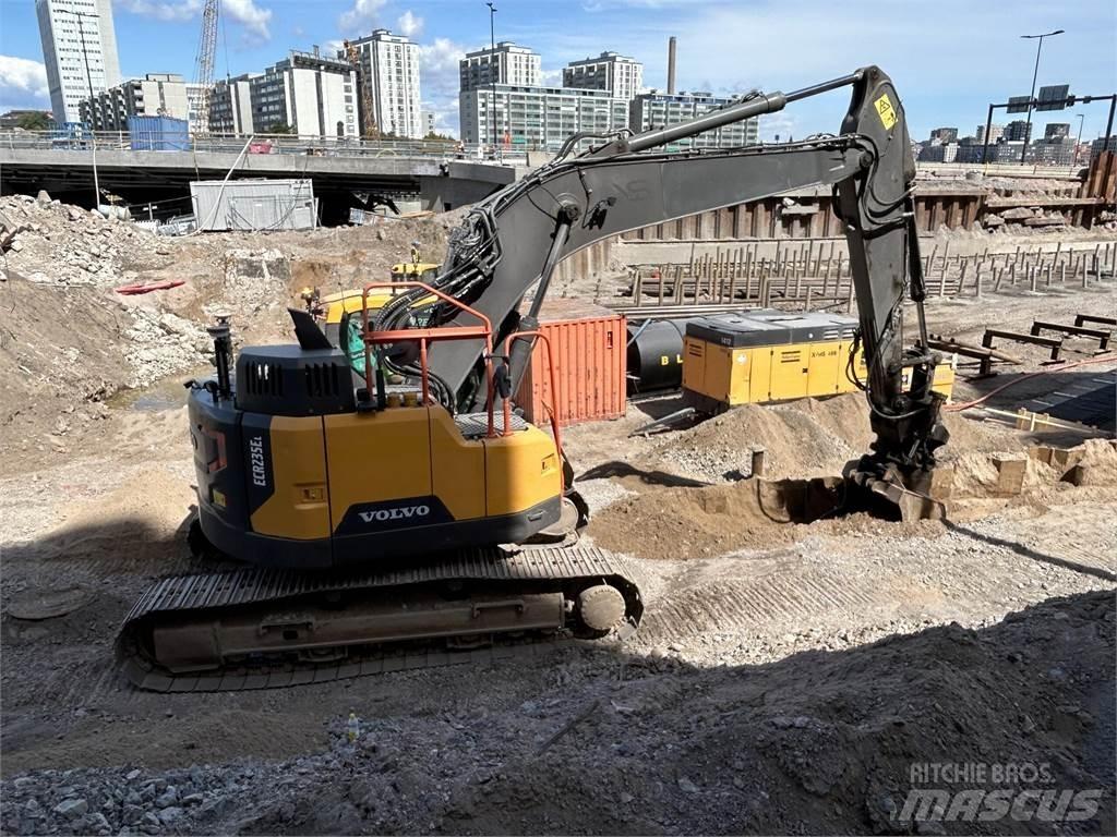 Volvo ECR235EL Rupsgraafmachines