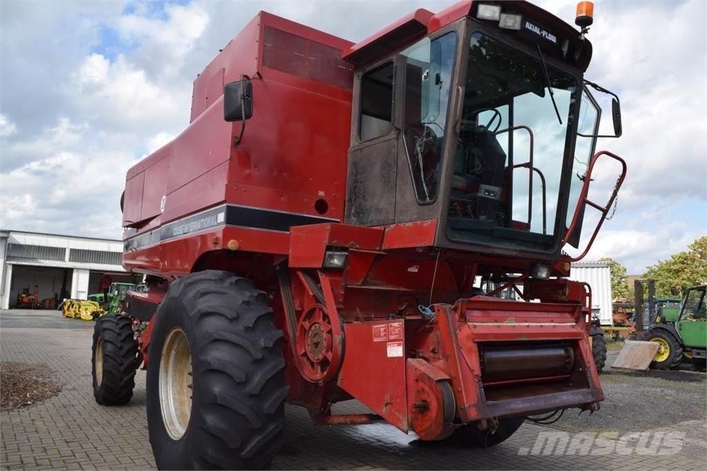 Case IH 1680 Axial Maaidorsmachines