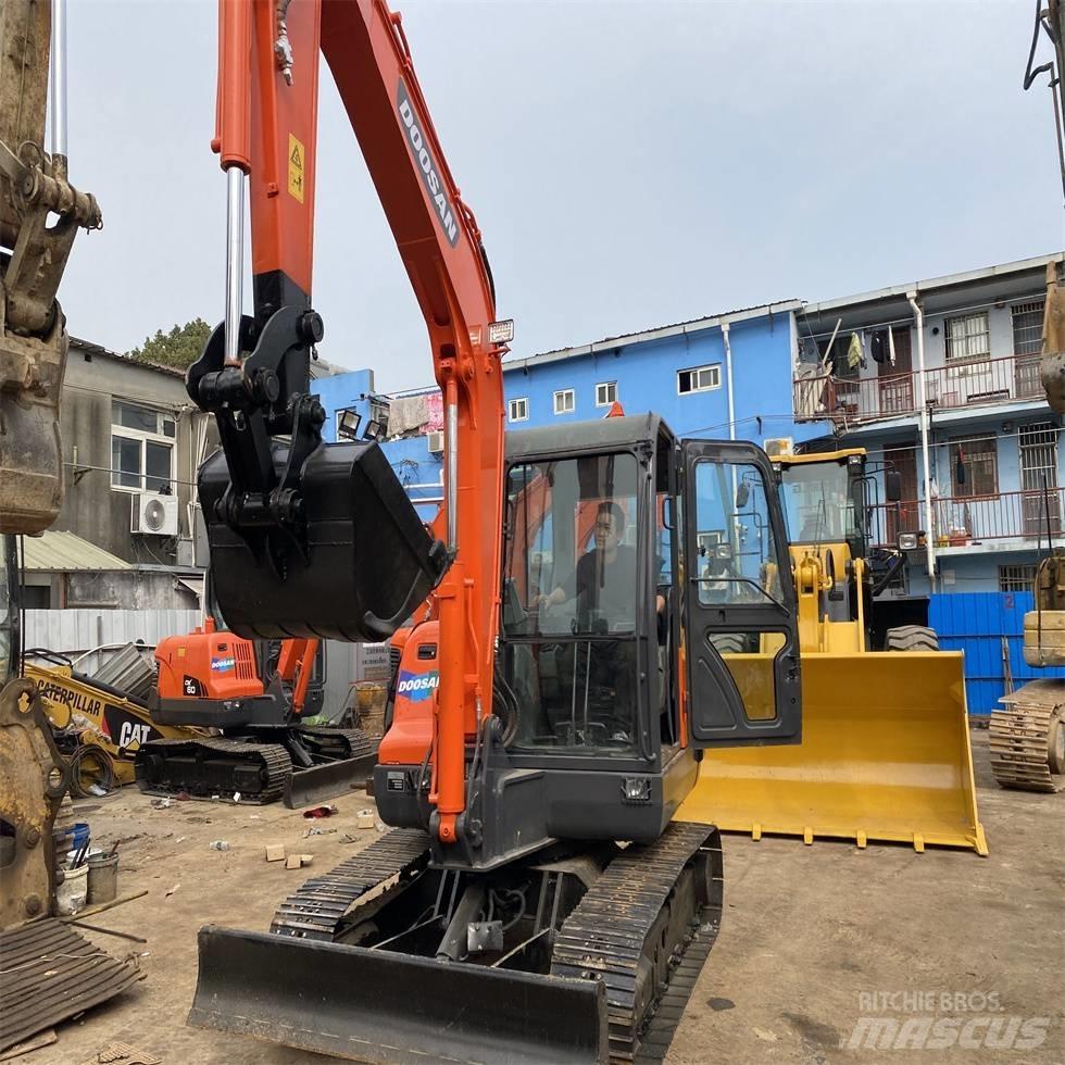 Doosan DX 60 Rupsgraafmachines