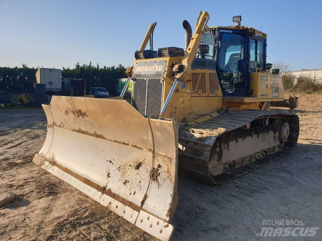 Komatsu D65PXi-18 Rupsdozers