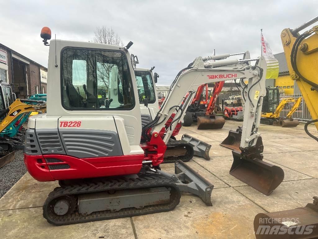 Takeuchi TB228 Minigraafmachines < 7t