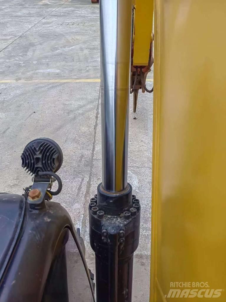 CAT CAT 323GX Rupsgraafmachines