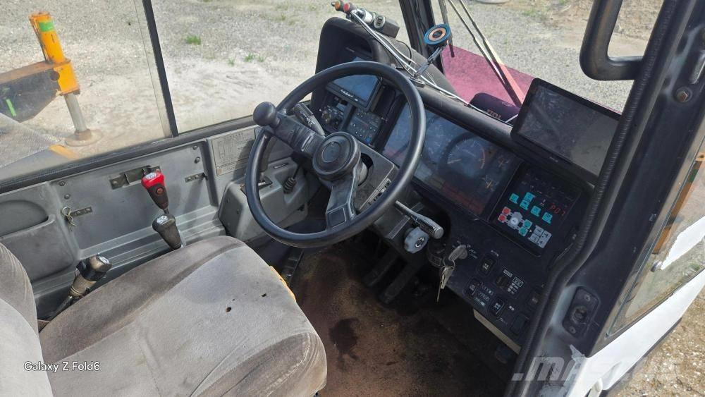 Kato KR 50 H Ruwterrein kranen