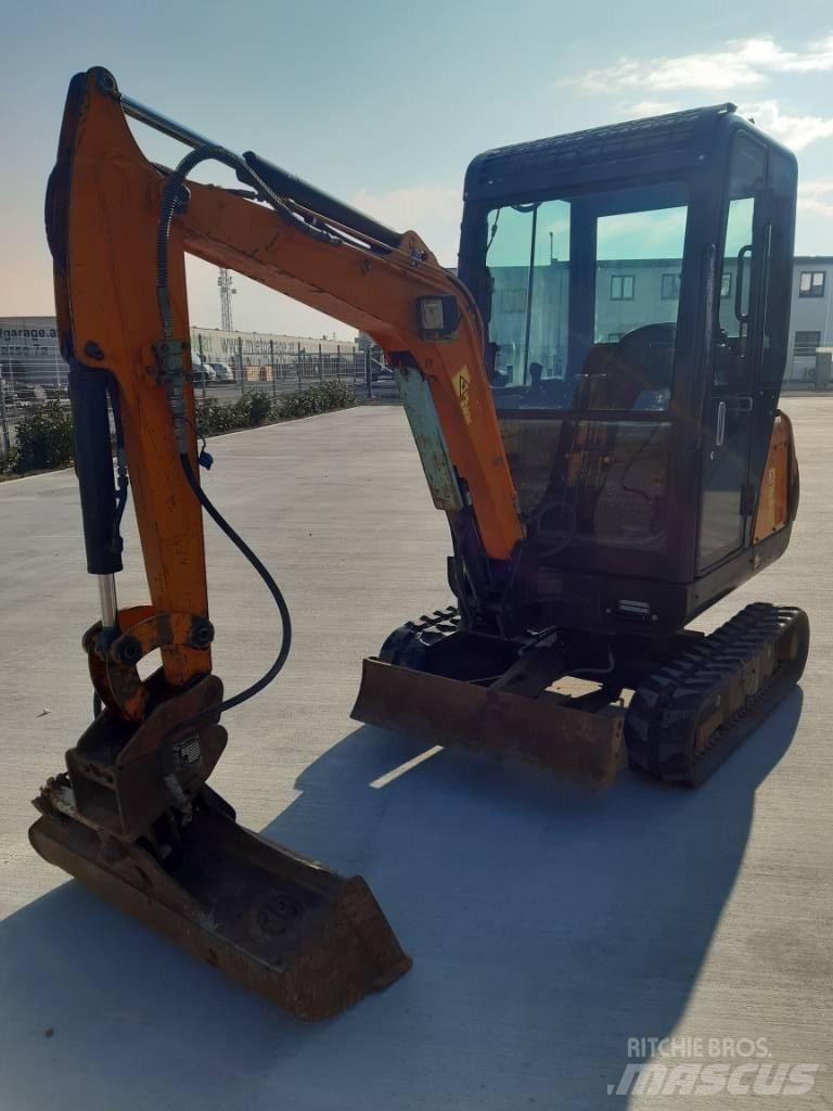 Hanix N 15B Minigraafmachines < 7t