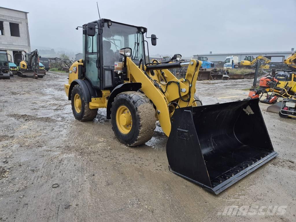 CAT 906M Wielladers