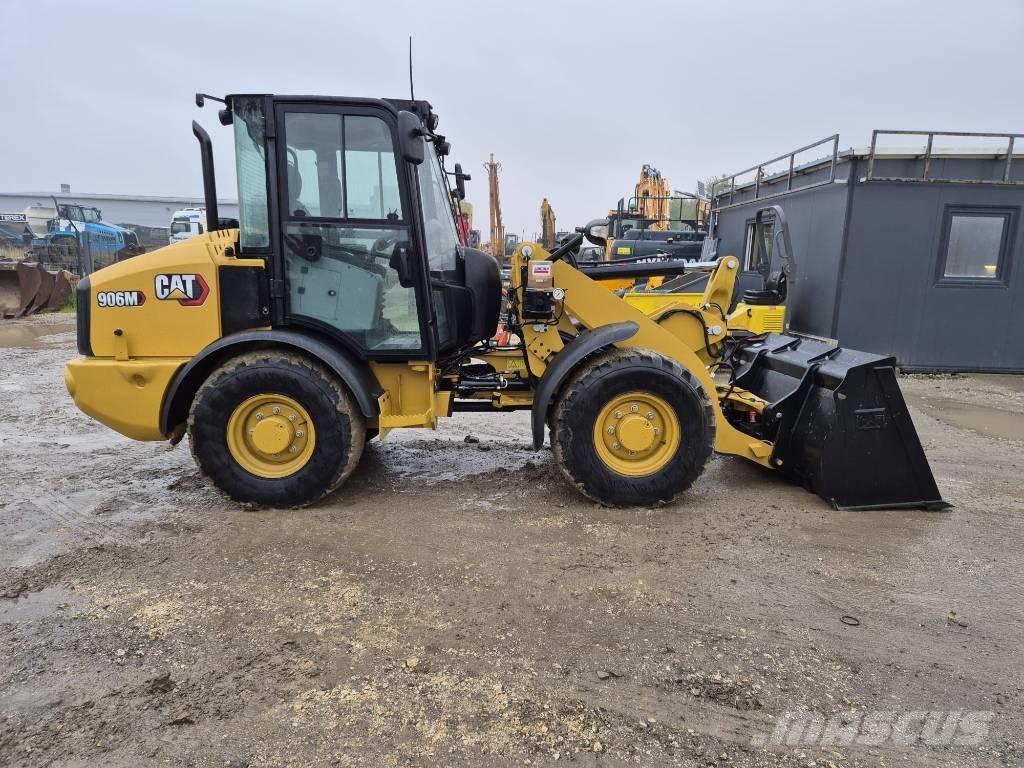 CAT 906M Wielladers