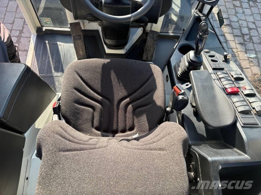 Liebherr L 506 Wielladers