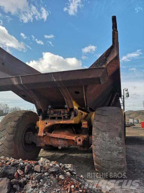 CAT 735 Knik dumptrucks