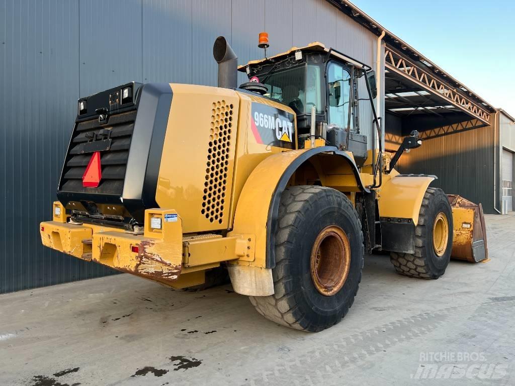 CAT 966M Wielladers