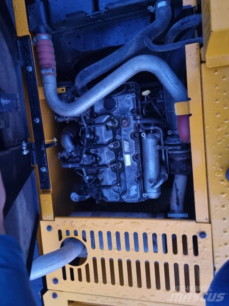JCB JS 160 LC Rupsgraafmachines