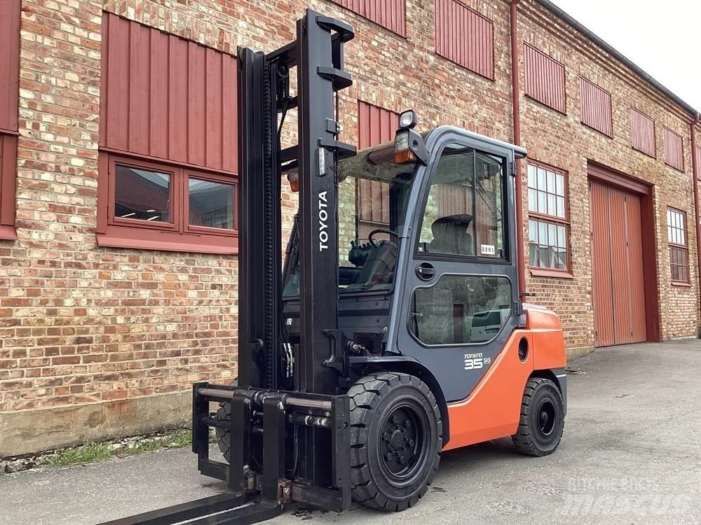 Toyota 8FDJF35 Diesel heftrucks