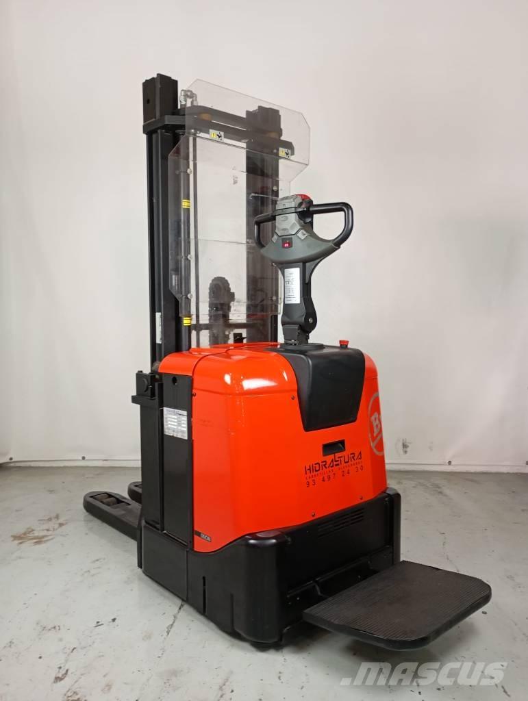 BT SPE 125 Zelfrijdende stapelaars