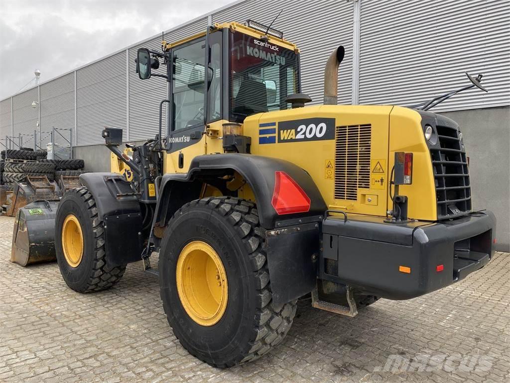 Komatsu WA200-7 Wielladers