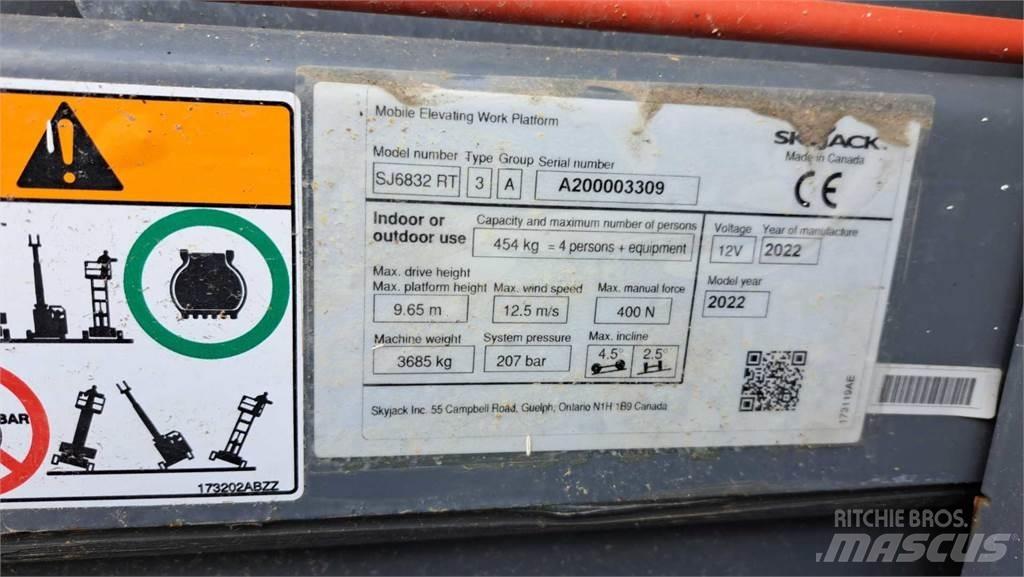 SkyJack 6832RT Schaarhoogwerkers