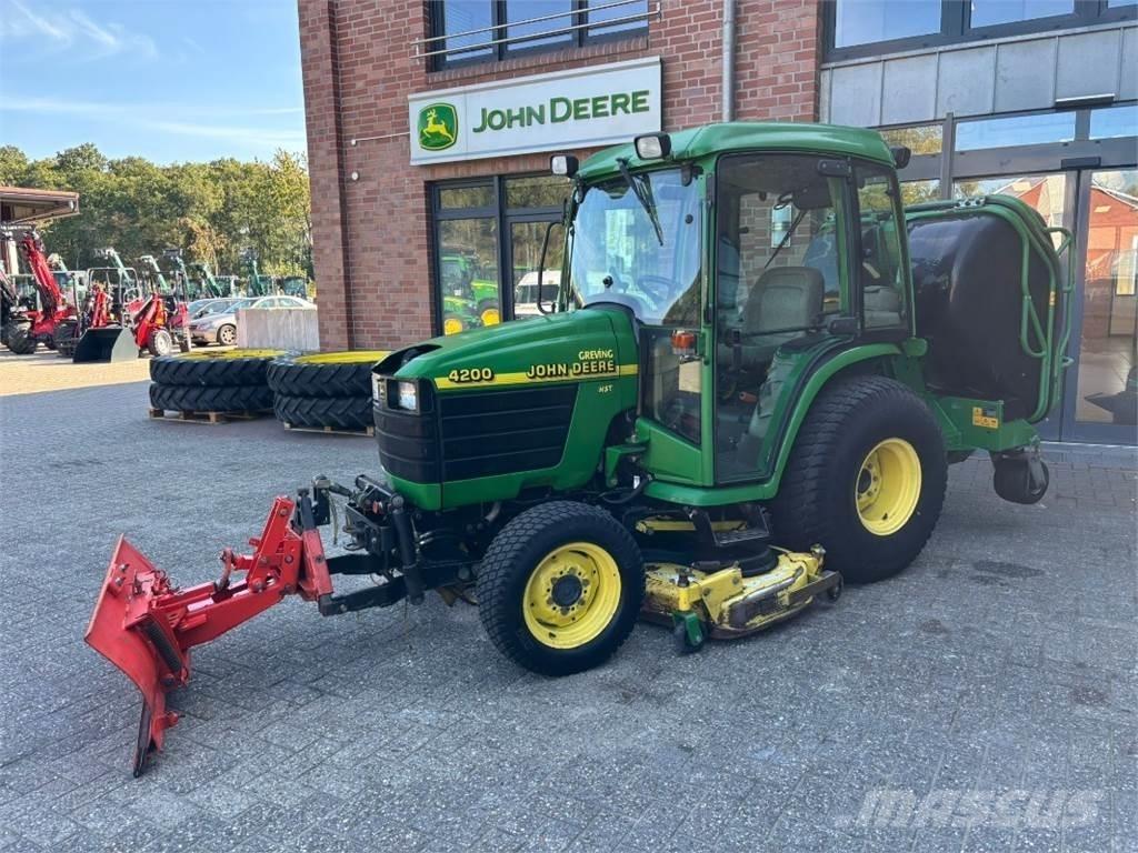 John Deere 4200 Compacttrekkers