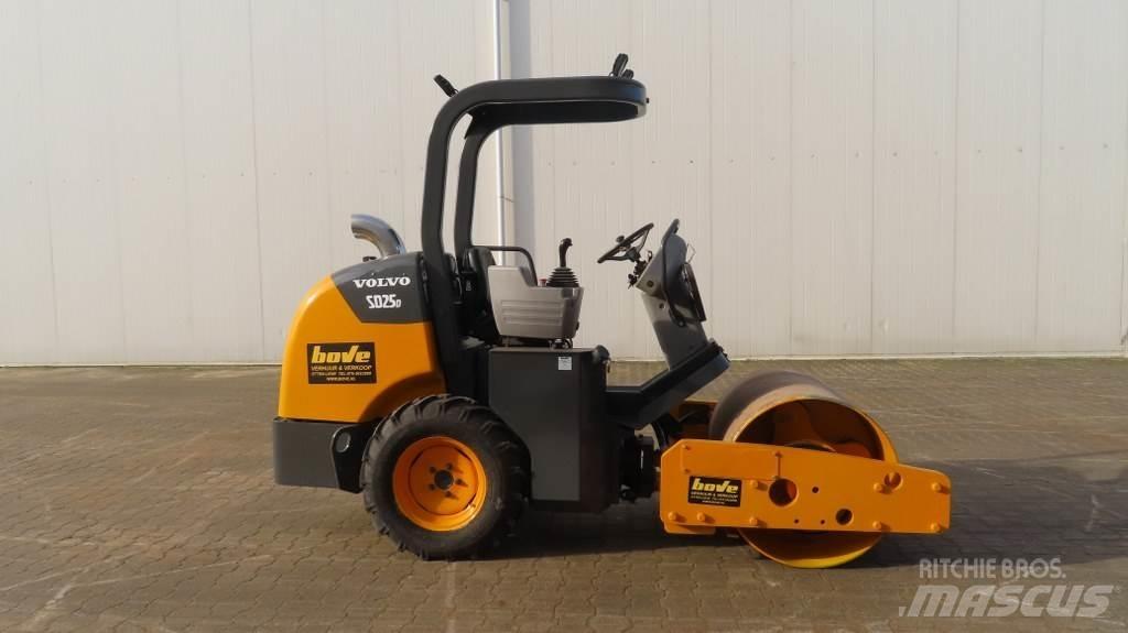 Volvo SD25D Trilrolwalsen