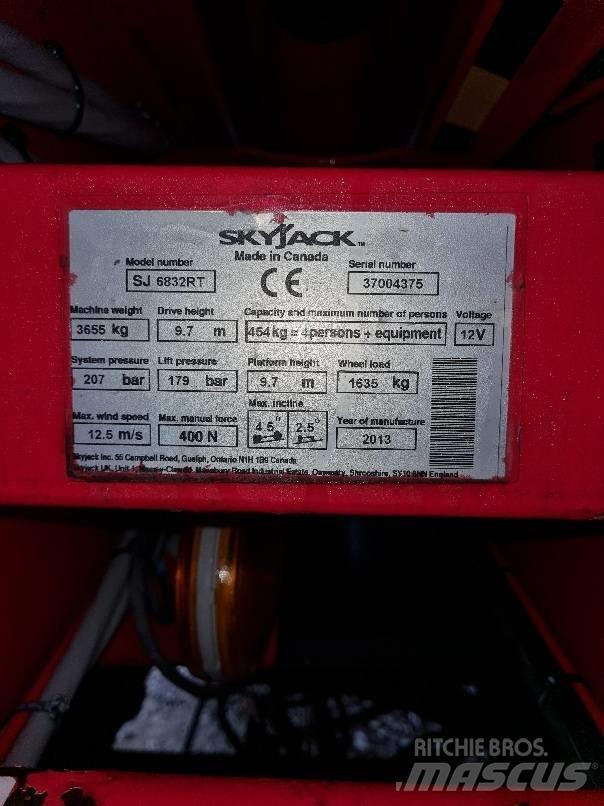 SkyJack SJ 6832 Schaarhoogwerkers