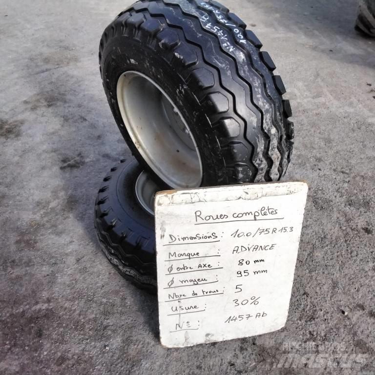 Advance 10.0/75R15.3 Banden, wielen en velgen