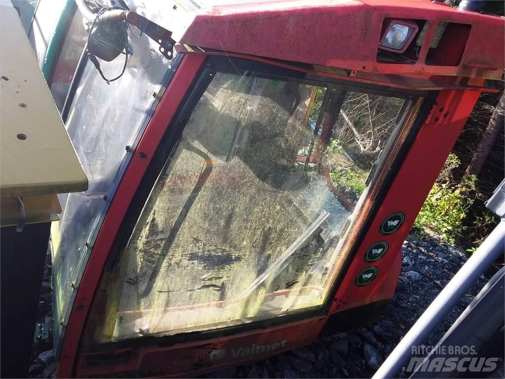 Valmet 941 Cabine en interieur