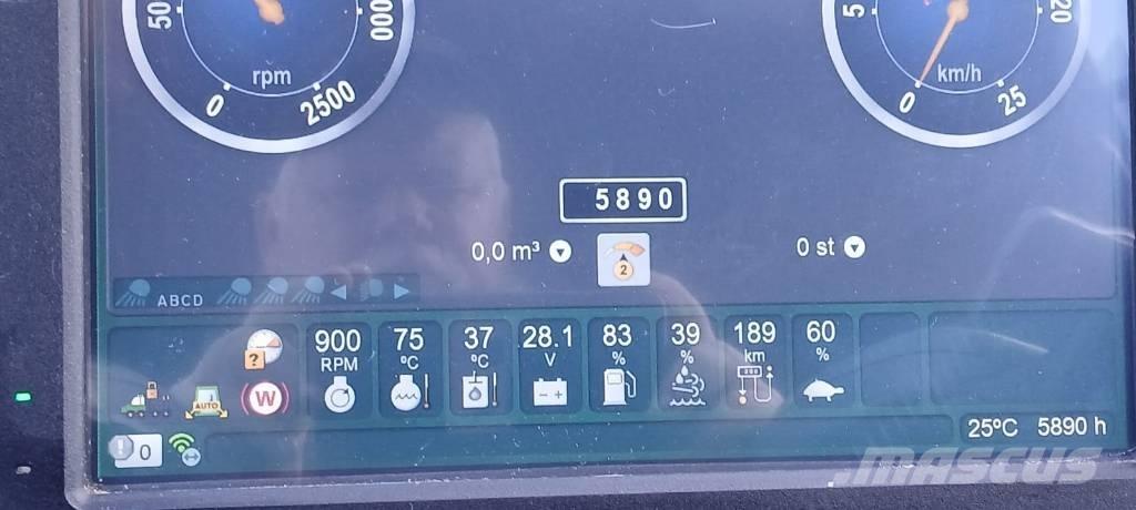 John Deere 1110 G Forwarders