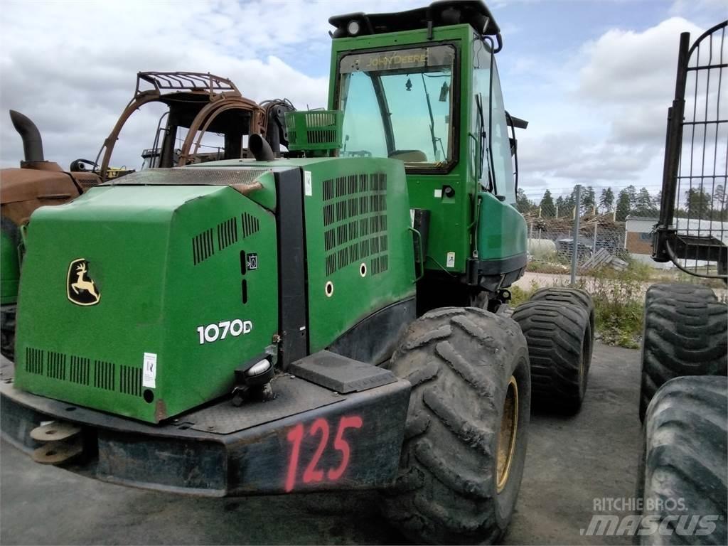 John Deere 1070 D Harvesters