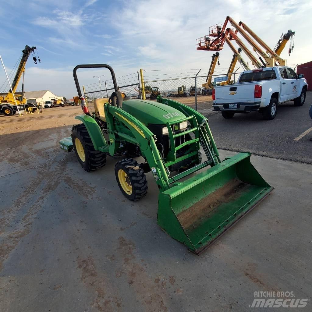 John Deere 3203 Compacttrekkers