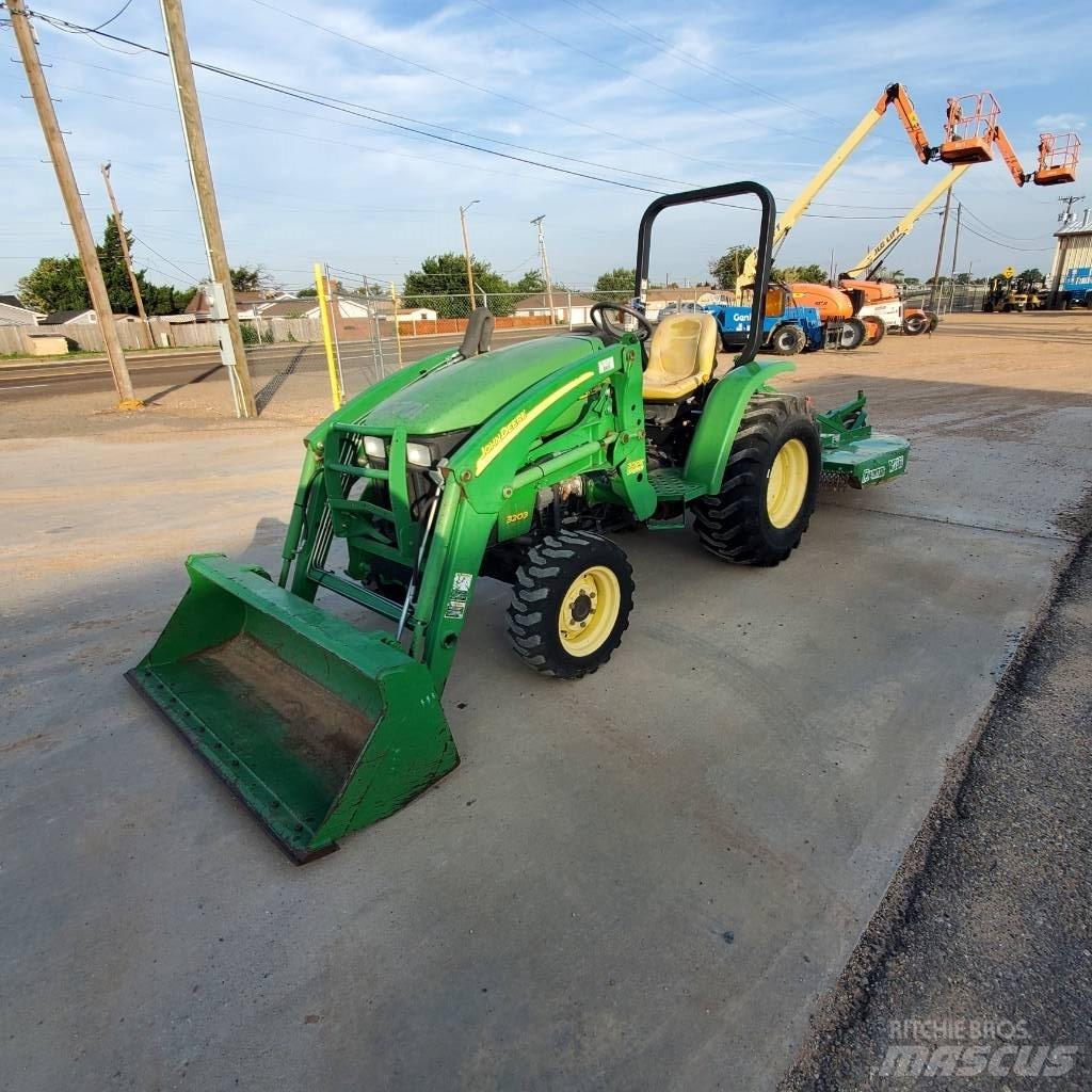 John Deere 3203 Compacttrekkers