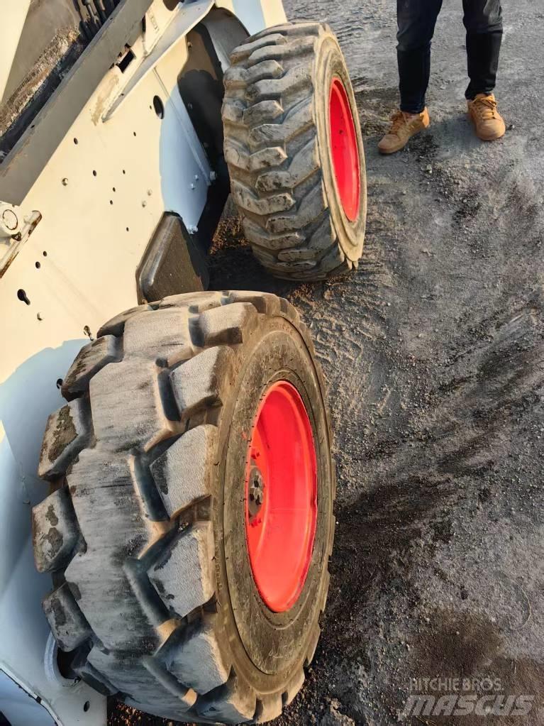 Bobcat S 300 Schrankladers