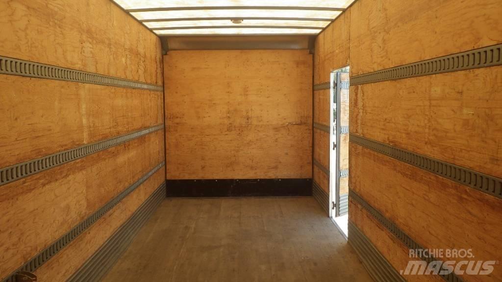 Freightliner M2 106 Bakwagens met gesloten opbouw