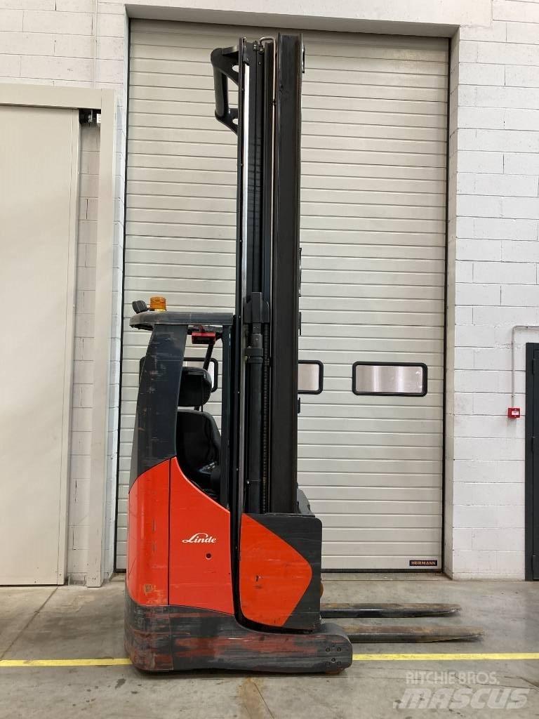 Linde R14X/116 Reachtruck voor hoog niveau
