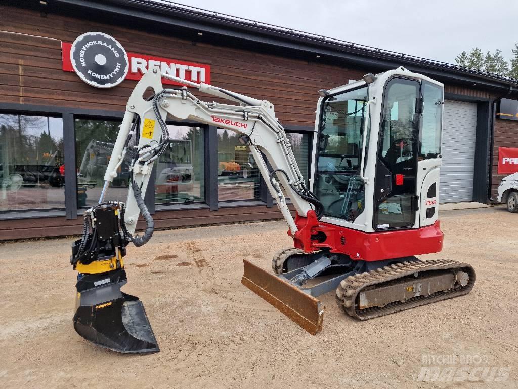 Takeuchi TB 325 R Minigraafmachines < 7t