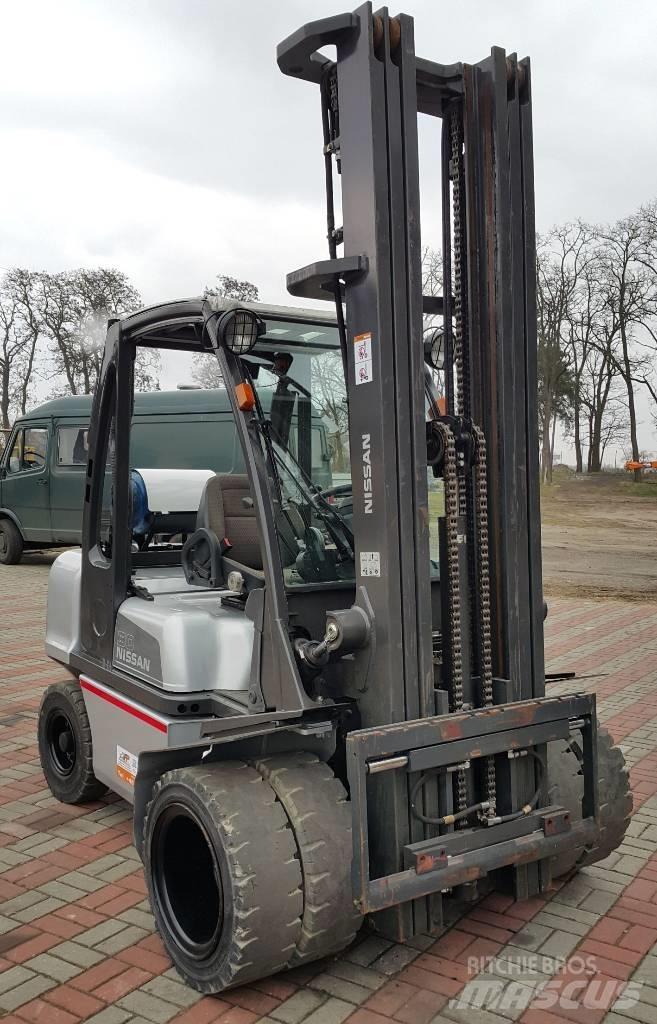 Nissan UG1D2A30LQ LPG heftrucks