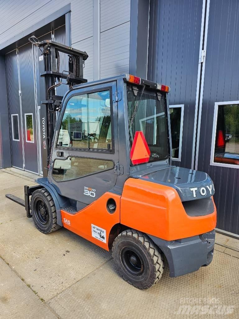 Toyota 8 FD 30 Diesel heftrucks