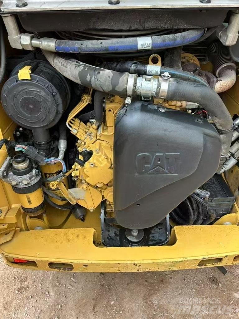 CAT 226 B 3 Schrankladers