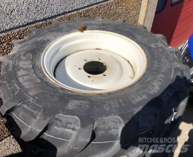 Mitas 460/70R24 Banden, wielen en velgen