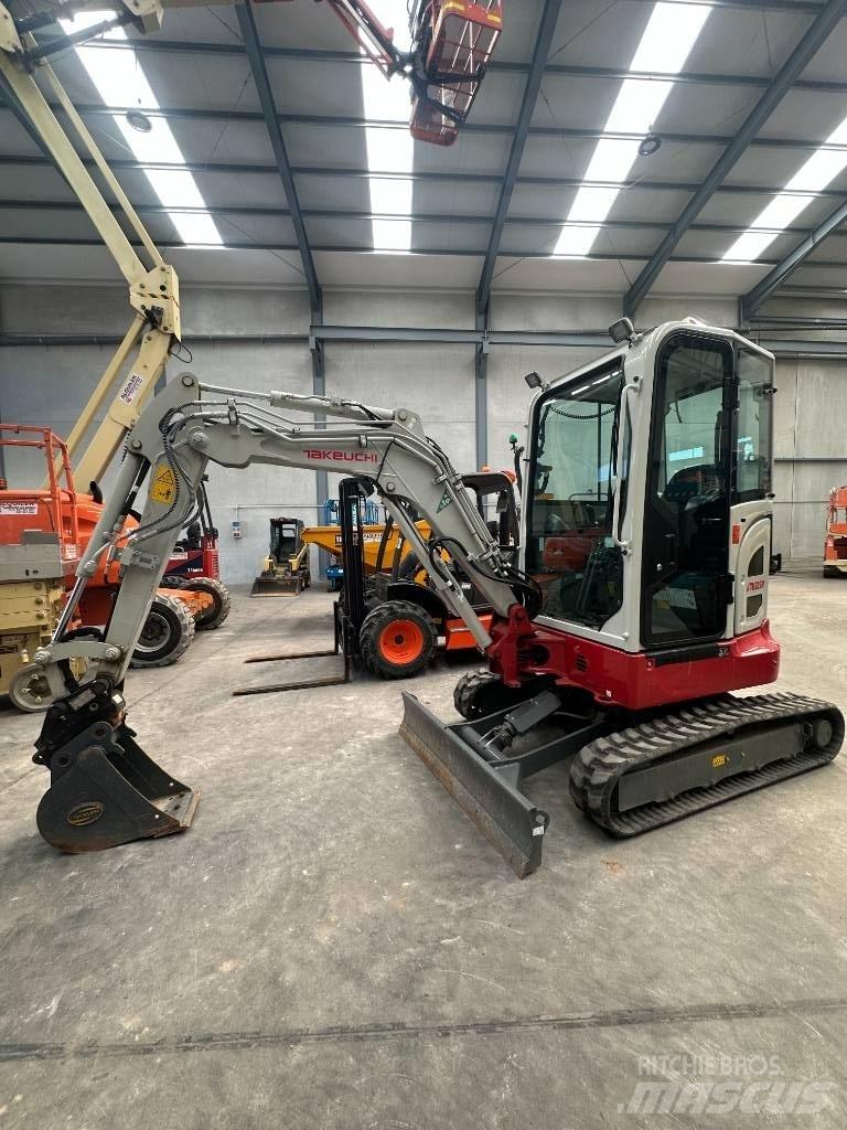 Takeuchi TB 325 R Minigraafmachines < 7t