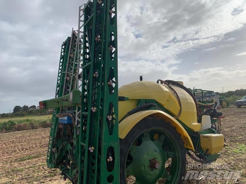 Pacific 3000 lts Getrokken spuitmachines