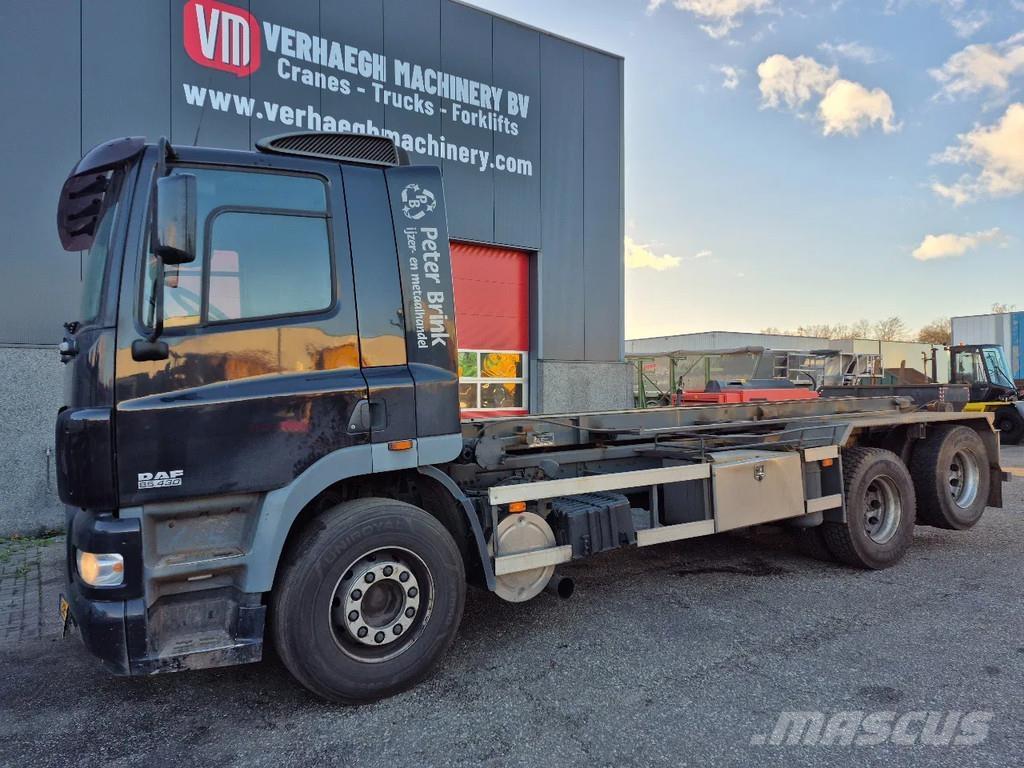 DAF 85.430 Vrachtwagen met containersysteem