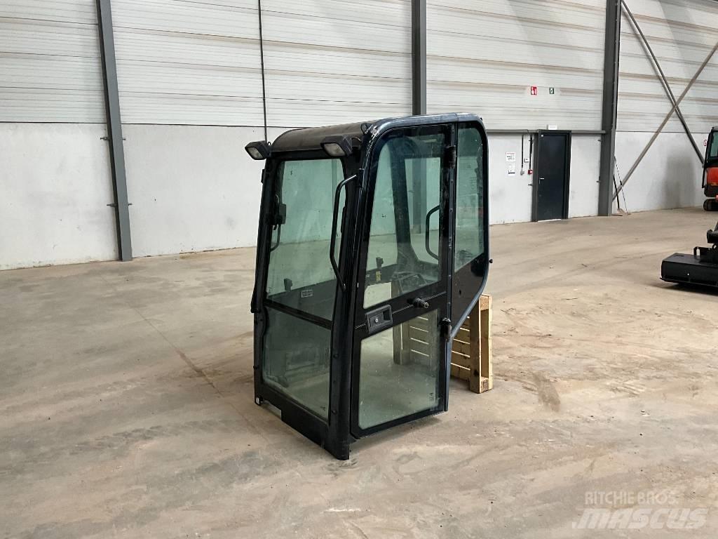 Kubota U 27-4 Cabine en interieur