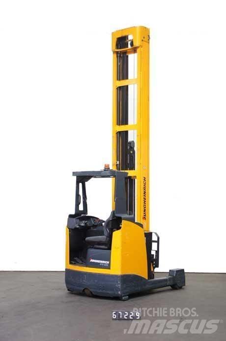 Jungheinrich ETV 325 Reachtruck voor hoog niveau