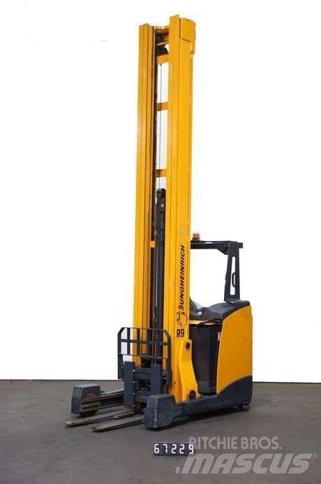 Jungheinrich ETV 325 Reachtruck voor hoog niveau