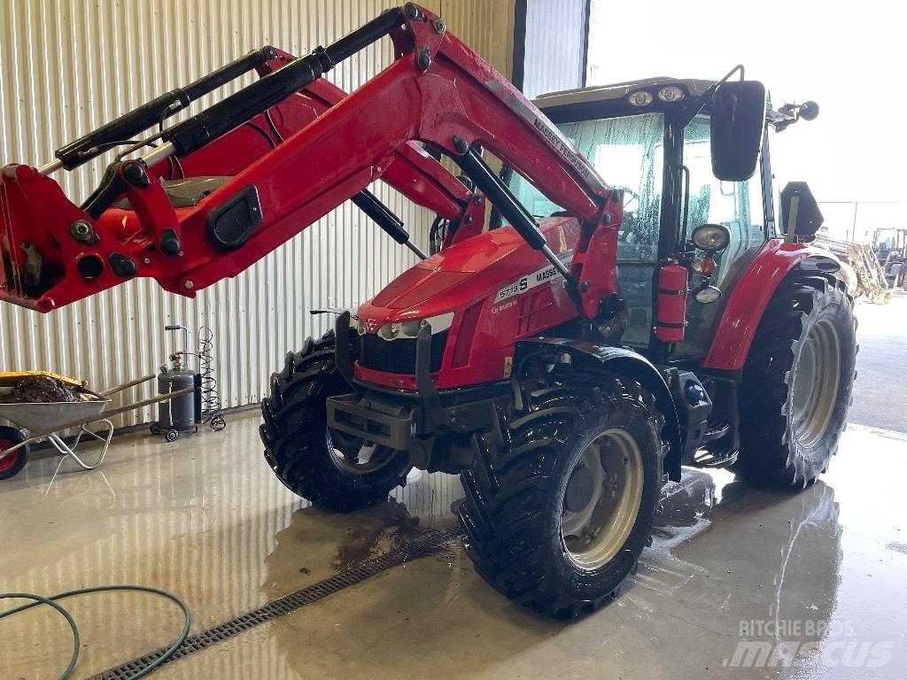 Massey Ferguson 5713 Tractoren