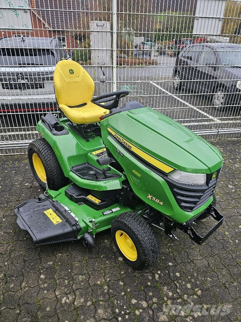 John Deere X584 Maaiers