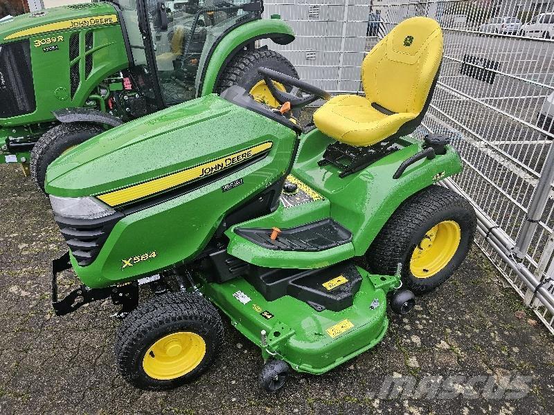 John Deere X584 Maaiers