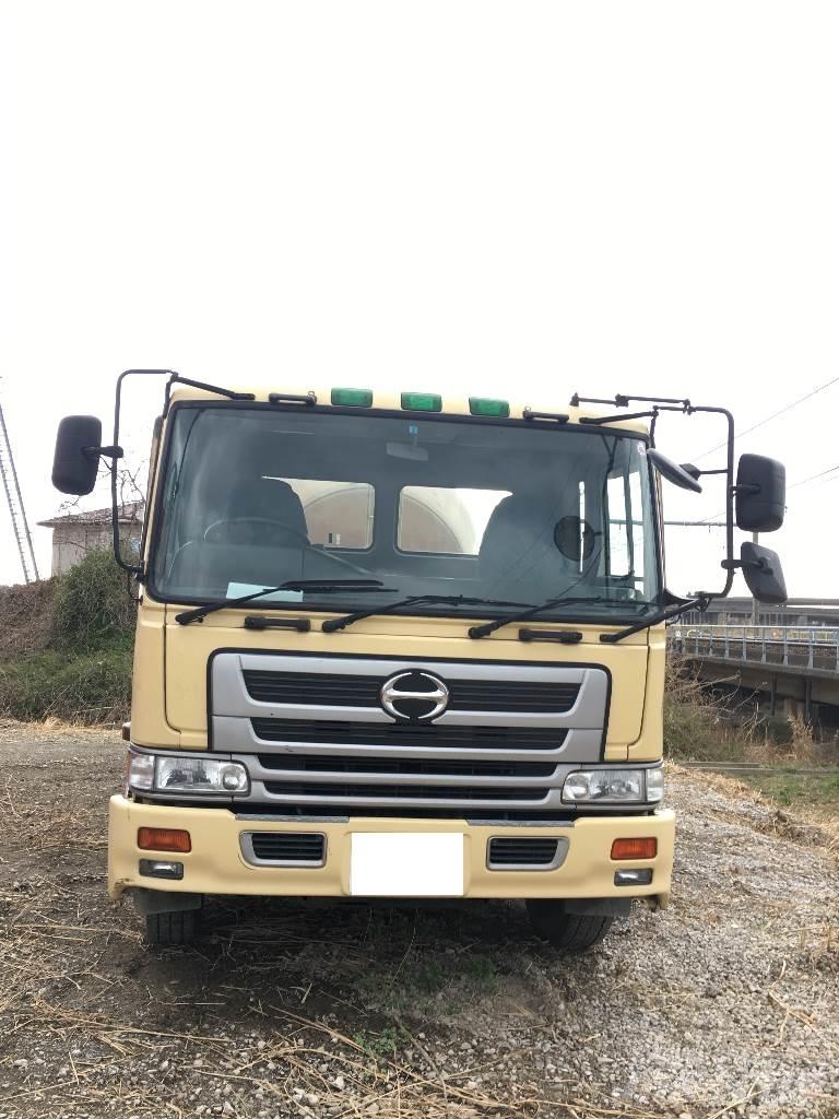 Hino FS2PKG10527 Betonmolens