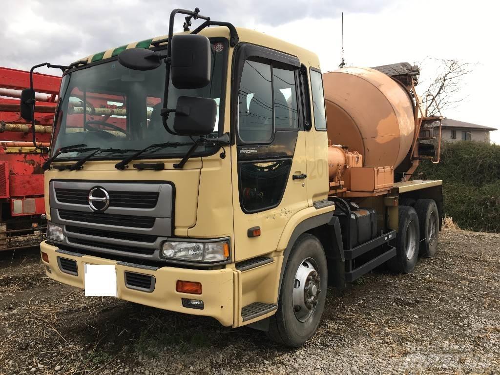 Hino FS2PKG10527 Betonmolens